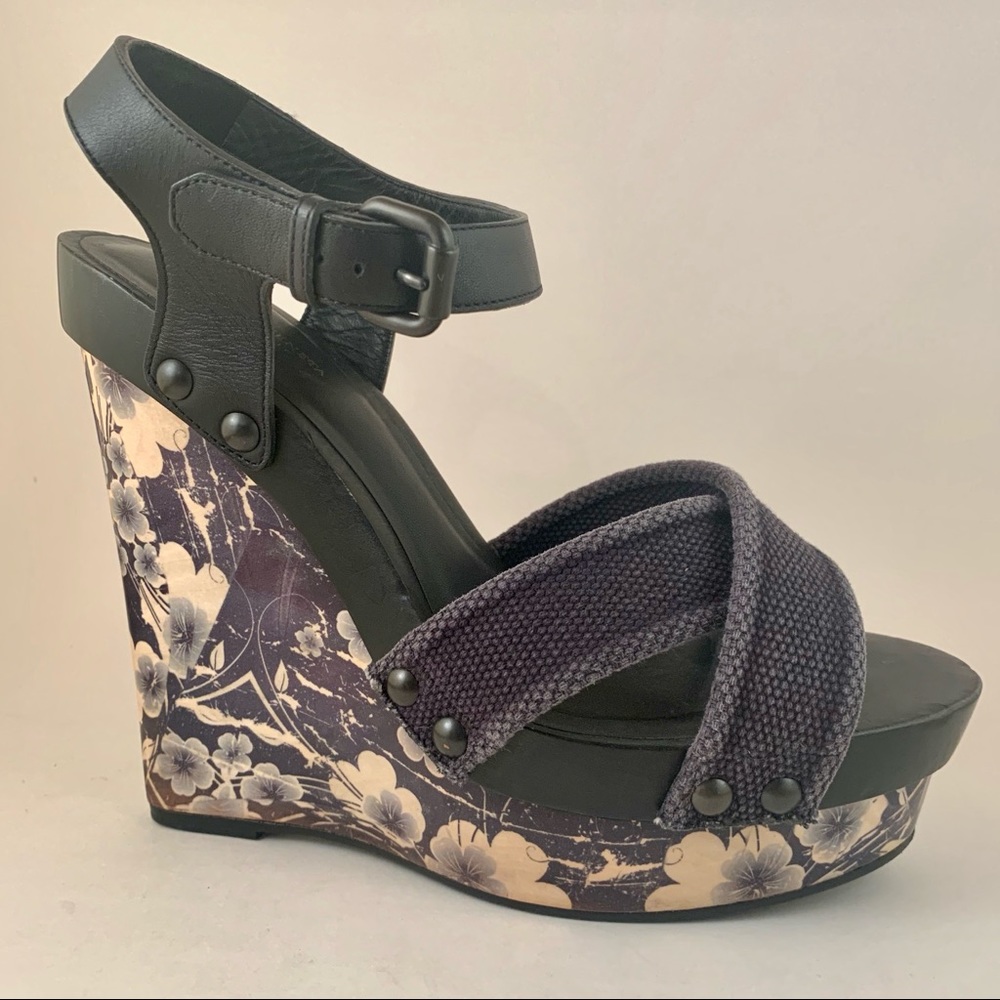 Bottega Veneta Cruise Faded Wooden Wedges Sandals